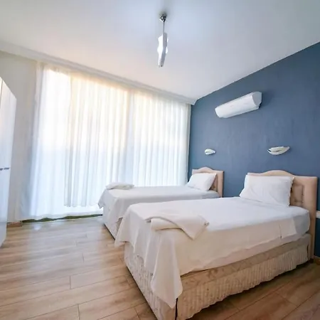 Kalkan'da Muhtesem Deniz Manzarali Villa-awz200